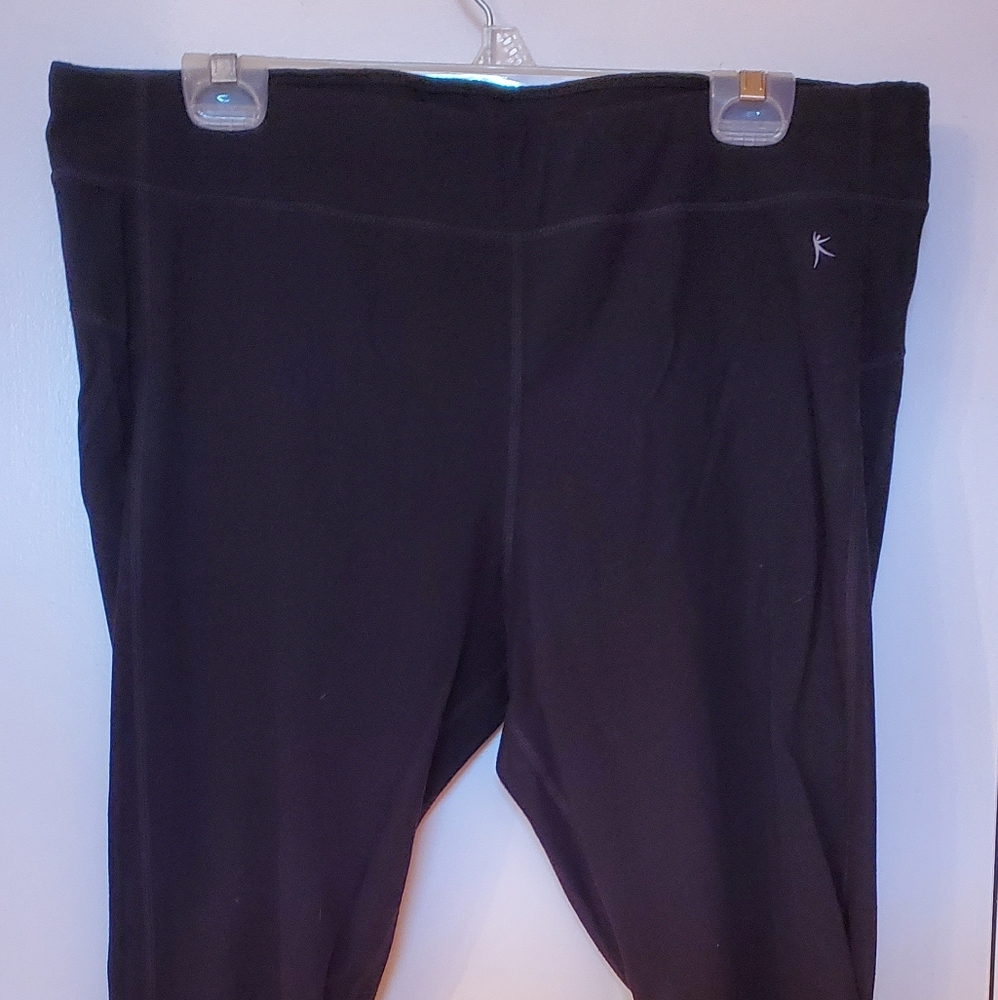 XL Danskin Active Capri Pants Black 💛